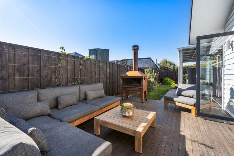 Photo of property in 14 Leebank Crescent, Riverhead, 0820