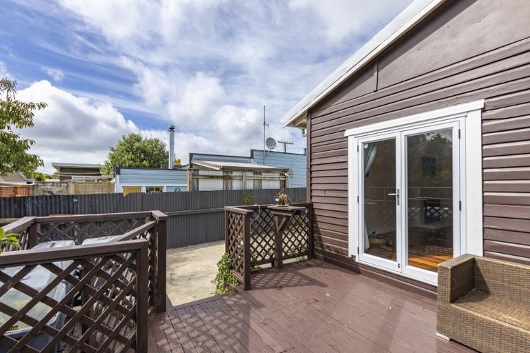 Photo of property in 80 Meeanee Quay, Westshore, Napier, 4110
