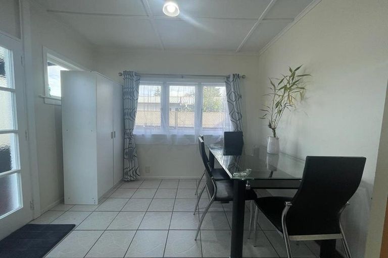 Photo of property in 11b Inver Street, Glen Eden, Auckland, 0602