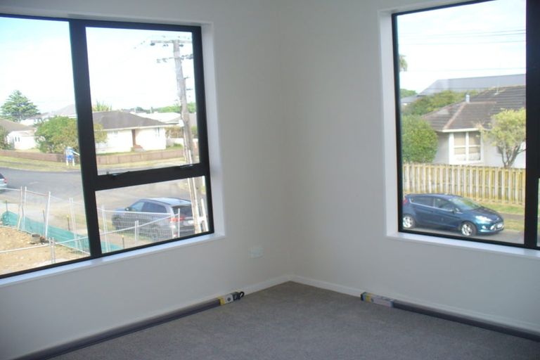 Photo of property in 27 Von Sturmer Street, Mangere East, Auckland, 2024