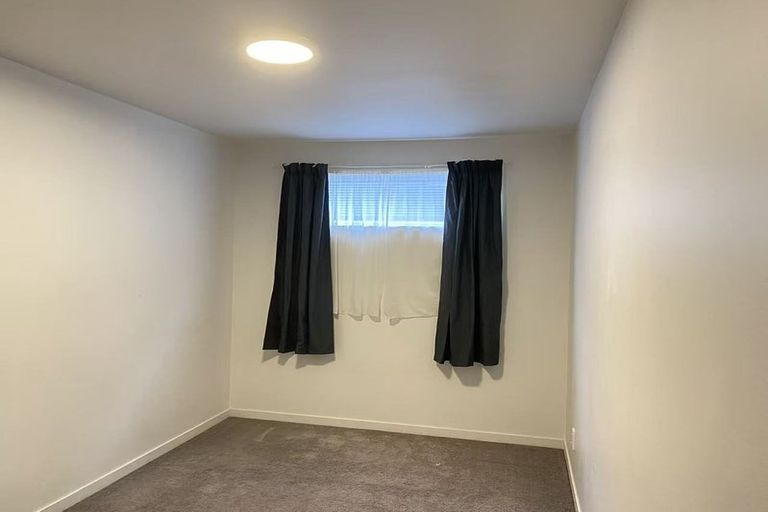 Photo of property in 43 Fitzwater Place, Henderson, Auckland, 0612