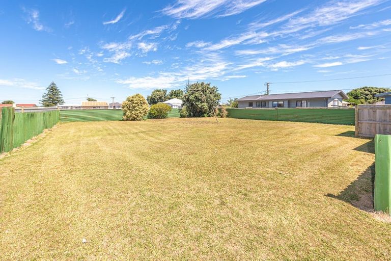 Photo of property in 21 Hood Street, Castlecliff, Whanganui, 4501