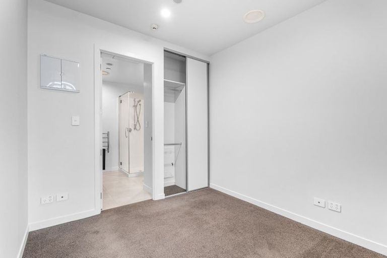 Photo of property in Frank Sargeson Apts, 406/74 Anzac Street, Takapuna, Auckland, 0622