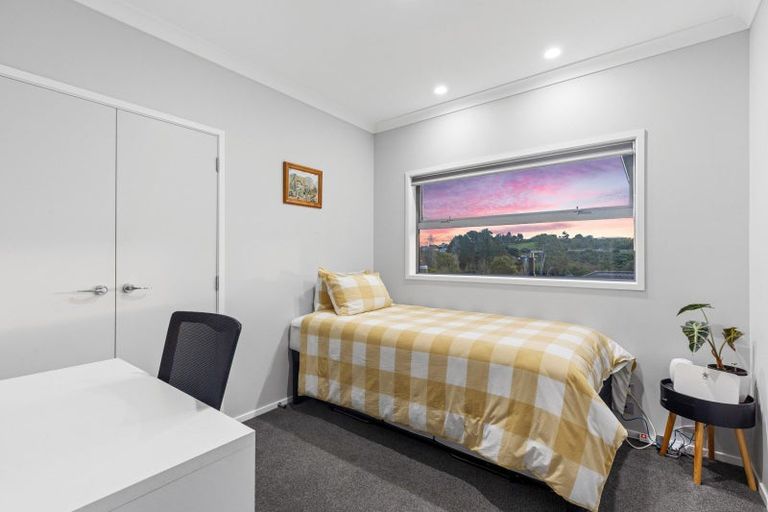 Photo of property in 111 Oteki Park Drive, Welcome Bay, Tauranga, 3112