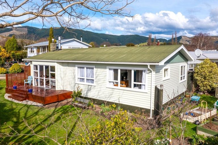 Photo of property in 2 Shelley Crescent, Stoke, Nelson, 7011