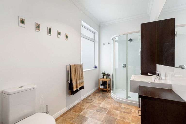 Photo of property in 18 South Road, Moturoa, New Plymouth, 4310