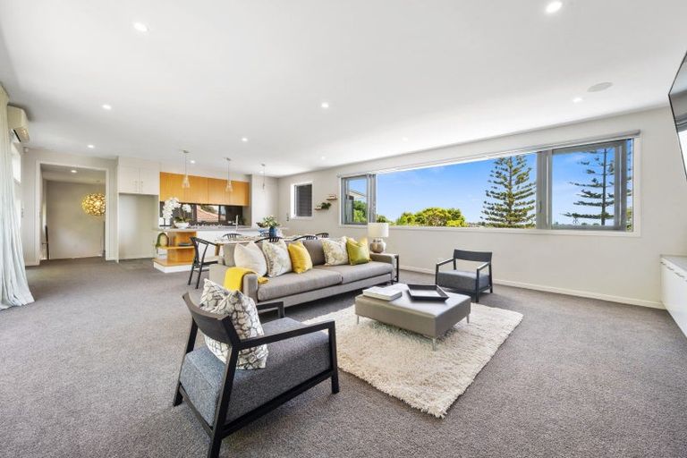 Photo of property in 7 Trident Place, Shelly Park, Auckland, 2014