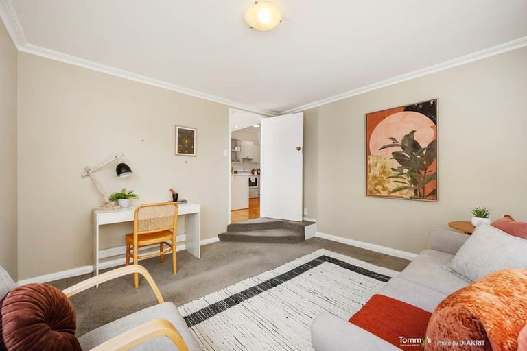 Photo of property in 1 Izard Road, Khandallah, Wellington, 6035