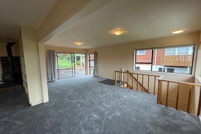 Photo of property in 27 Chatsworth Crescent, Pakuranga Heights, Auckland, 2010