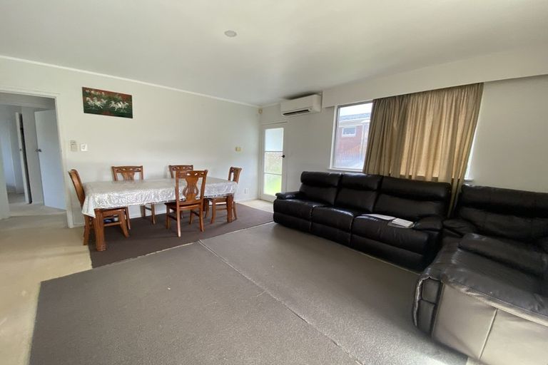 Photo of property in 2/14 Downing Street, Glenfield, Auckland, 0629