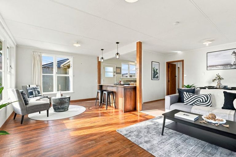Photo of property in 24 Titoki Street, Castlecliff, Whanganui, 4501