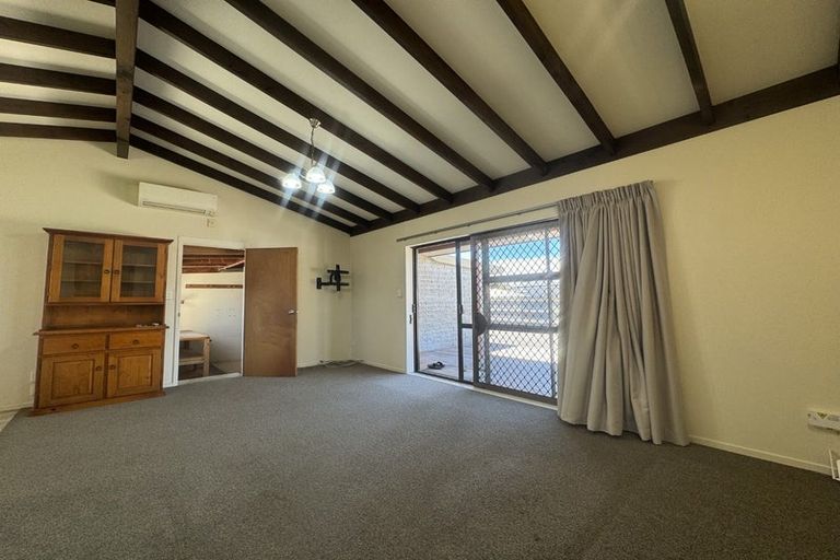 Photo of property in 2/177 Main Rd Clive, Clive, 4102