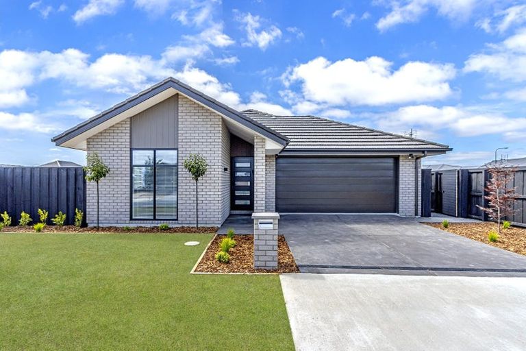 Photo of property in 6 Weaver Street, Woodend, 7691