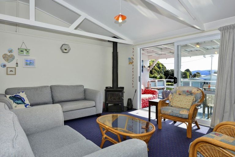 Photo of property in 73 Fortescue Street, Mahia, Nuhaka, 4198