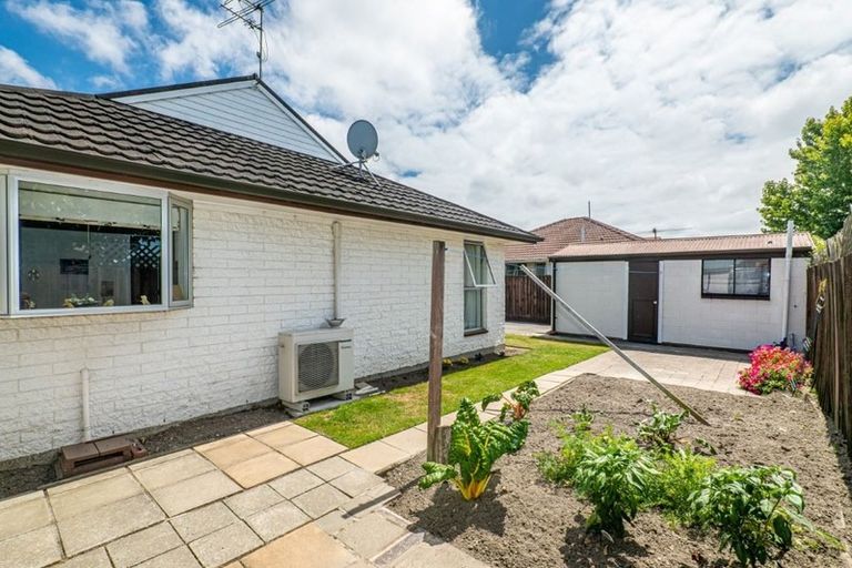 Photo of property in 20 Salford Avenue, Redwood, Christchurch, 8051