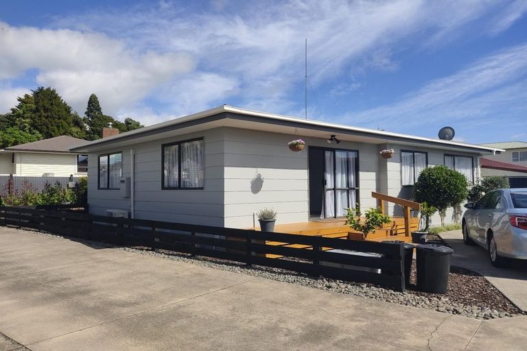 Photo of property in 22a Queen Road, Bellevue, Tauranga, 3110