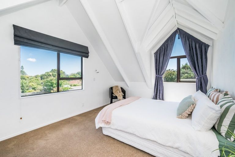 Photo of property in 10 Kanawa Street, Waikanae, 5036