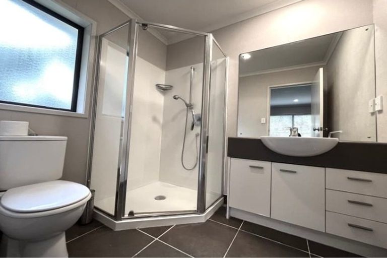 Photo of property in 4 Mordane Place, Flat Bush, Auckland, 2016