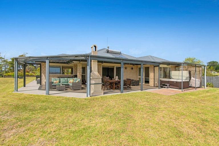 Photo of property in 155 West Road, Kaukapakapa, 0873