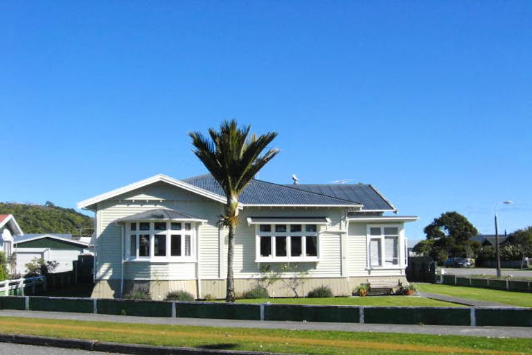 Photo of property in 16 Marsden Road, Greymouth, 7805