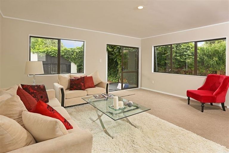 Photo of property in 2b Kintara Drive, Massey, Auckland, 0614