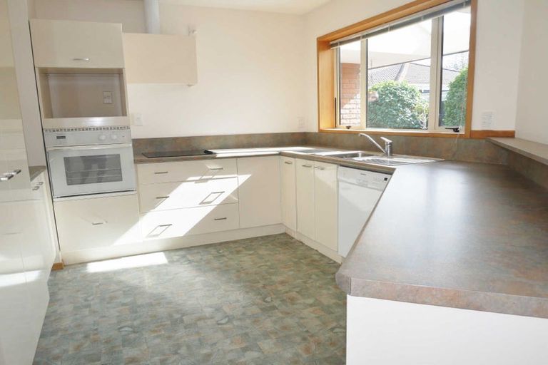 Photo of property in 3/61 Waimairi Road, Upper Riccarton, Christchurch, 8041