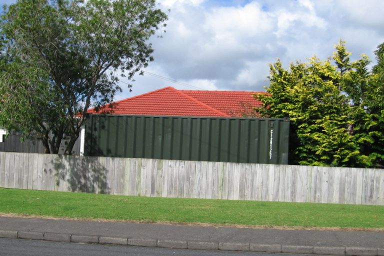 Photo of property in 9 Waipani Road, Te Atatu Peninsula, Auckland, 0610