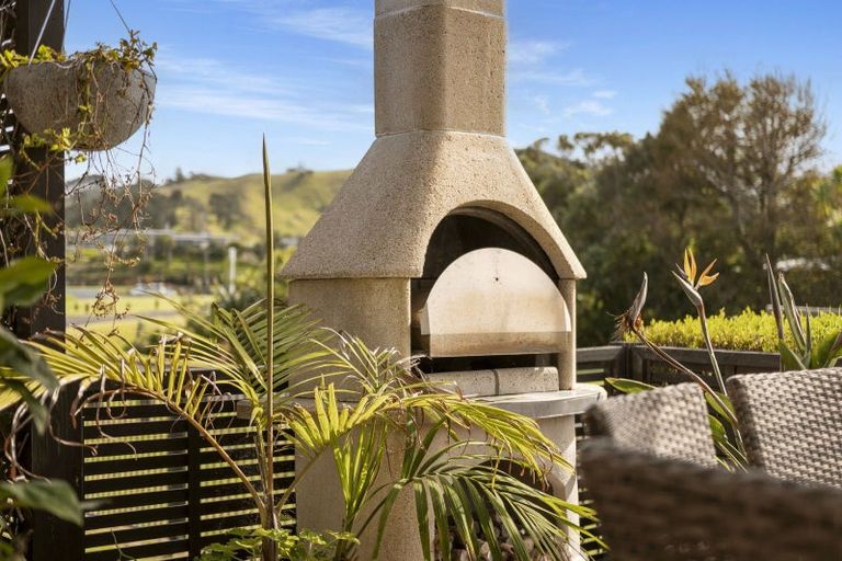 Photo of property in 10 Hillview Road, Waihi Beach, 3611