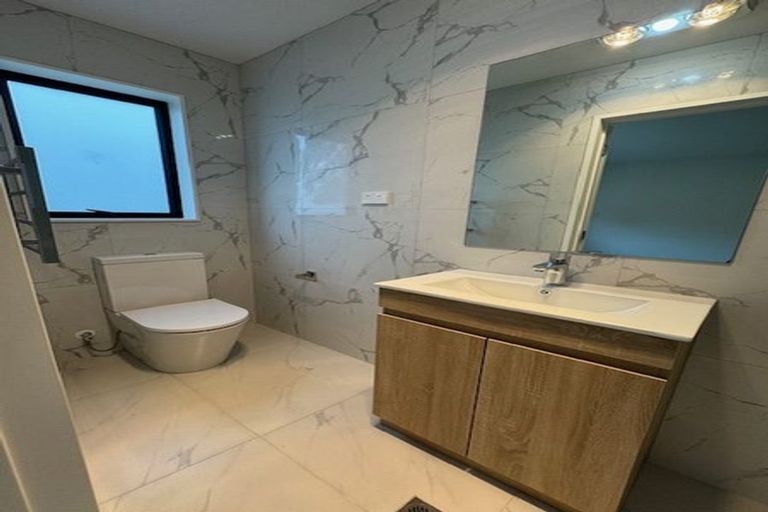 Photo of property in 47a Crestview Rise, Papakura, 2110