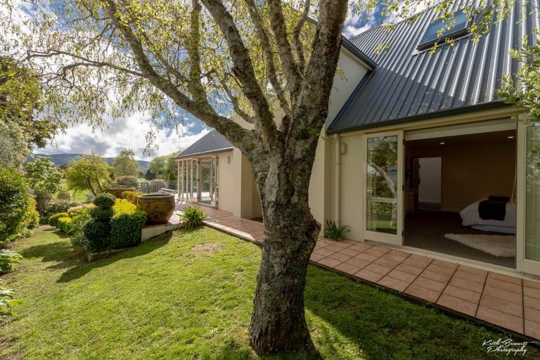 Photo of property in 70 Barton Road, Heretaunga, Upper Hutt, 5018