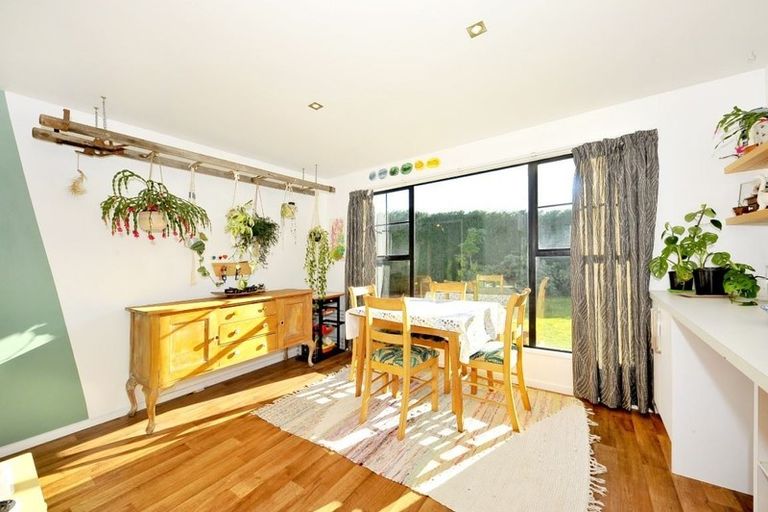 Photo of property in 28 Mauger Drive, Heathcote Valley, Christchurch, 8022