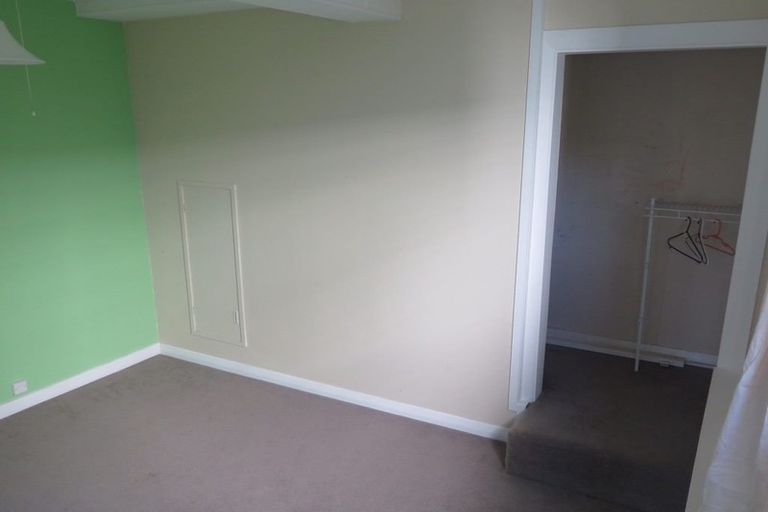 Photo of property in 28 Melbourne Road, Island Bay, Wellington, 6023