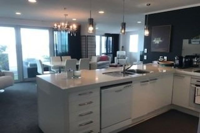 Photo of property in 12/72e Devonport Road, Tauranga, 3110