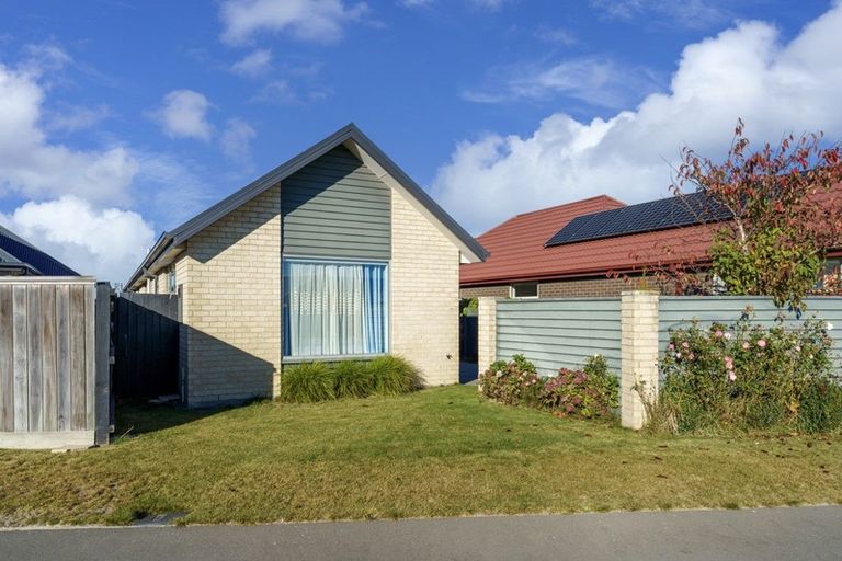 Photo of property in 9 Tangy Loch Lane, Broomfield, Christchurch, 8042