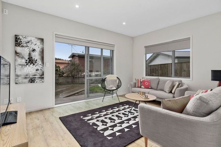 Photo of property in 64a Peterhouse Street, Tawa, Wellington, 5028