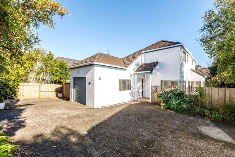 Photo of property in 1/26 Centorian Drive, Windsor Park, Auckland, 0632