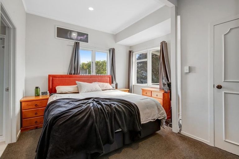 Photo of property in 51a Parakai Avenue, Parakai, 0830