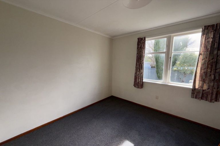 Photo of property in 5 Waterloo Crescent, Hokowhitu, Palmerston North, 4410