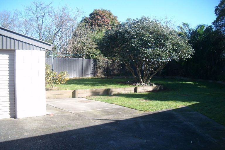 Photo of property in 12 Mokau Place, Terrace End, Palmerston North, 4410