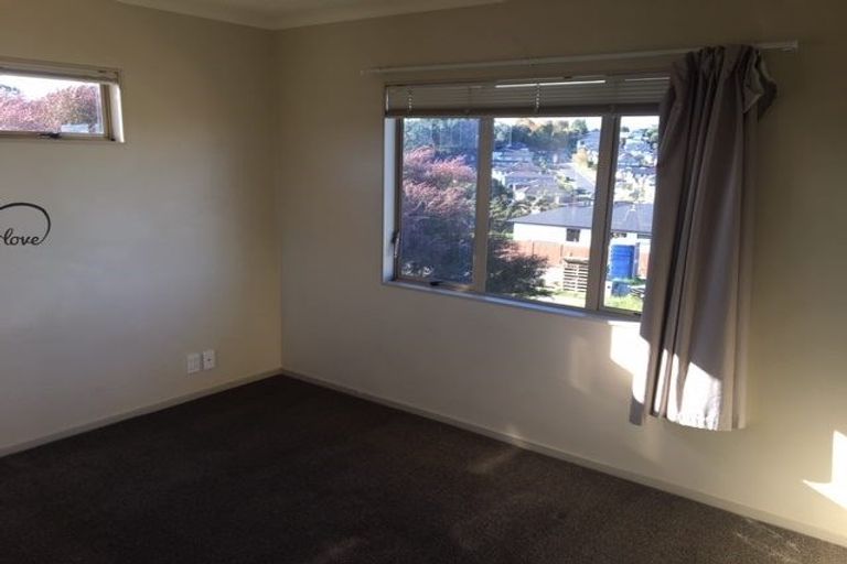 Photo of property in 5 Richard Hill Close, Fairview Heights, Auckland, 0632