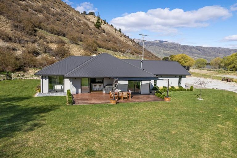 Photo of property in 20 Sugarloaf Drive, Mount Pisa, Cromwell, 9384