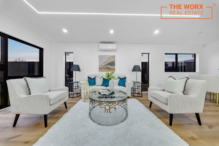 Photo of property in 106b Edgewater Drive, Pakuranga, Auckland, 2010