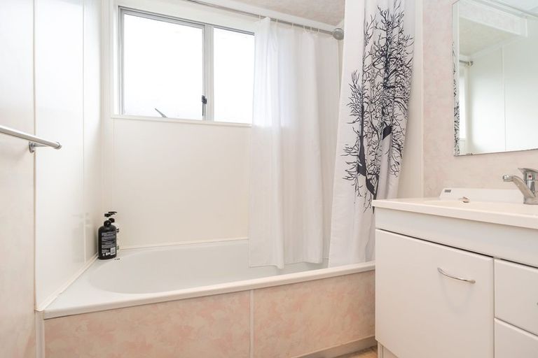 Photo of property in 424 Kahikatea Drive, Dinsdale, Hamilton, 3204