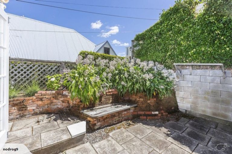 Photo of property in 5 Stafford Street, Mount Victoria, Wellington, 6011