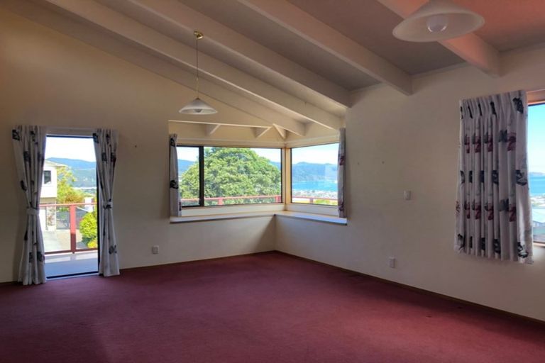 Photo of property in 16 Chestnut Grove, Maungaraki, Lower Hutt, 5010