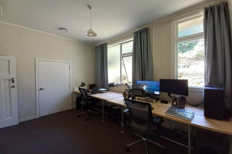 Photo of property in 66 Gladstone Road, Dalmore, Dunedin, 9010