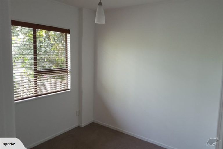Photo of property in 1/46 Masterton Road, Rothesay Bay, Auckland, 0630