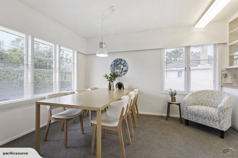 Photo of property in 5 Albert Pryor Avenue, Henderson, Auckland, 0612