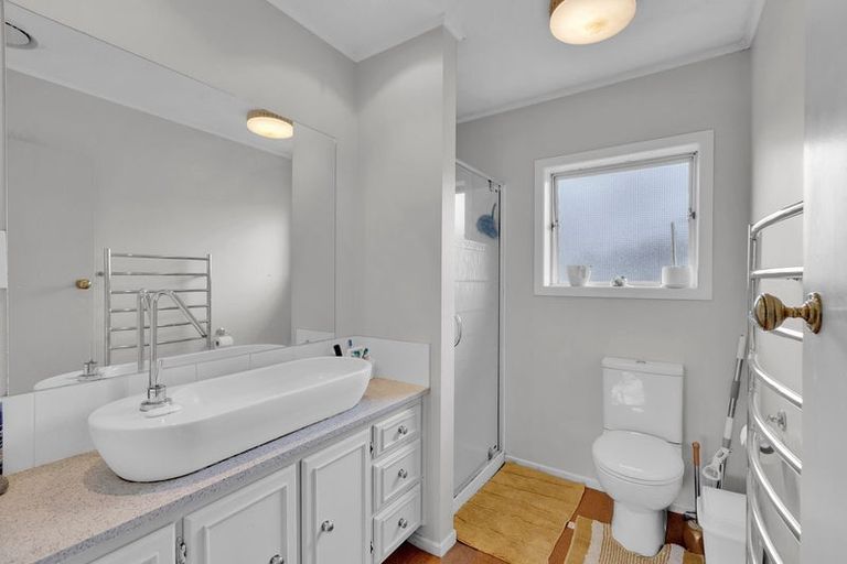 Photo of property in 2 Carrington Avenue, Hillcrest, Hamilton, 3216