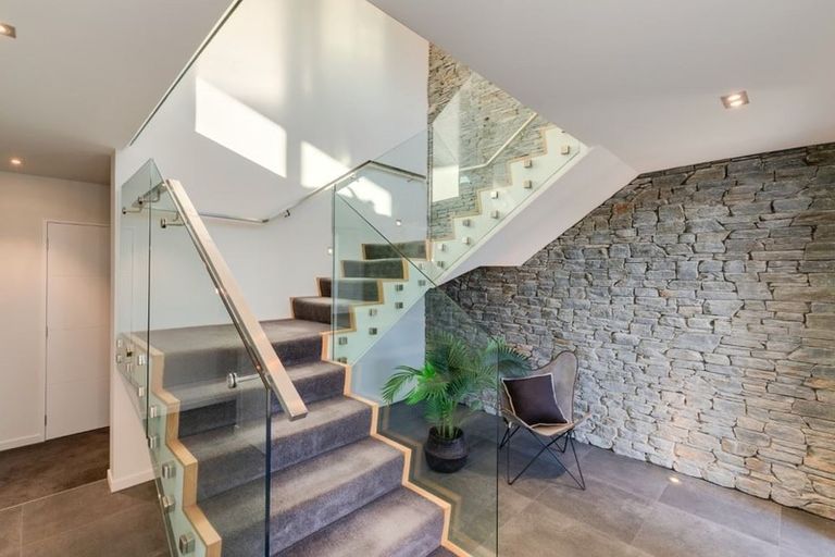 Photo of property in 118a Centaurus Road, Huntsbury, Christchurch, 8022